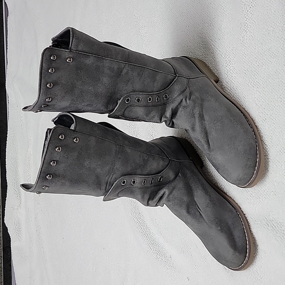 Boots- Zipper Back